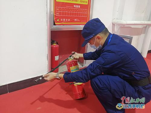 浮梁縣消防救援大隊(duì)深入 瓷博會 開展消防產(chǎn)品專項(xiàng)檢查 圖