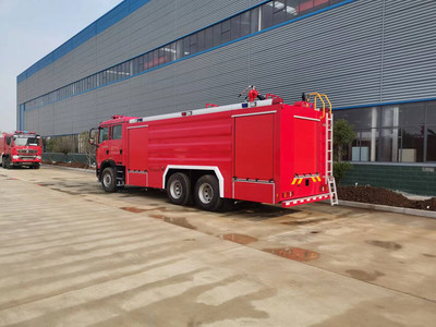 國六豪沃18噸水罐消防車