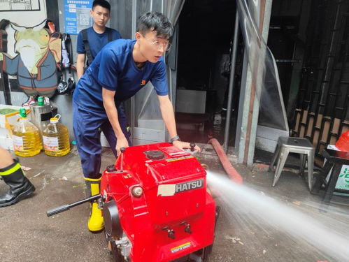 濟南消防 奮戰兩小時助被淹商鋪脫困