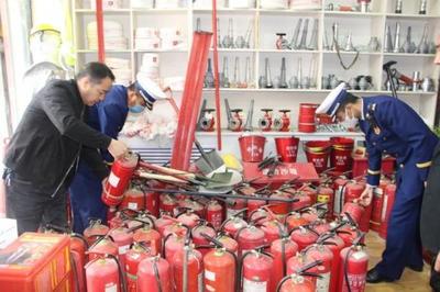 331具不合格干粉滅火器被臨夏市消防救援大隊聯合市場監管局依法查扣